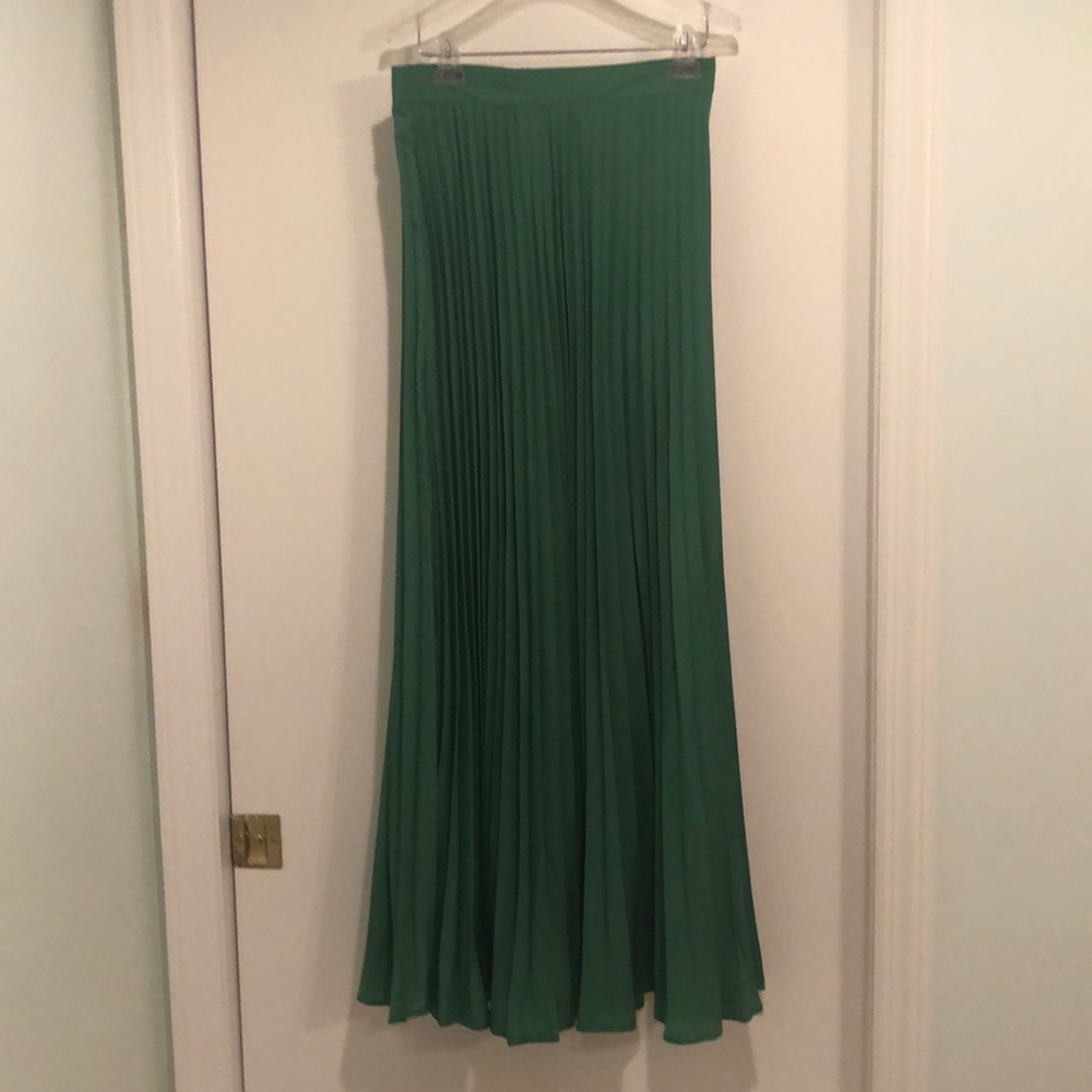 Green maxi skirt